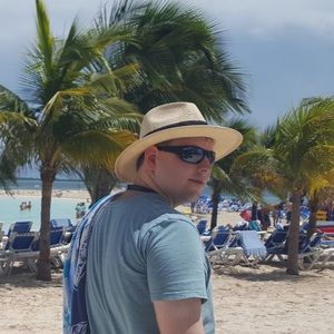 Meet your Posher, Adam